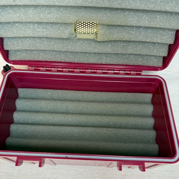 Cigar Large Travel Humidor - Red - Picture 6 of 9